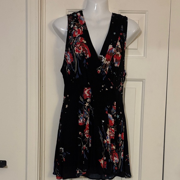 Free People Dresses & Skirts - Free People Black Floral Mini Dress